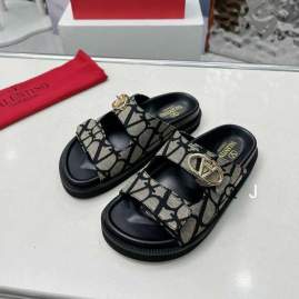 Picture of Valentino Shoes _SKUValentinosz35-40J110220129